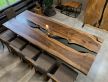 Купити Table wood and epoxy resin Nussbaum-Fluss від MAIIMO