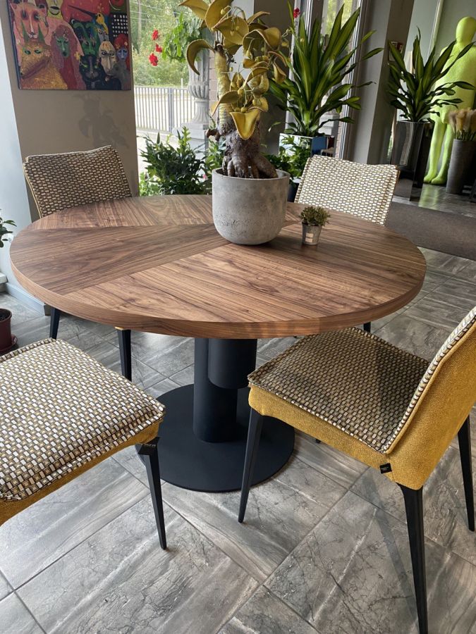 Купити Dining table VENZA від MAIIMO