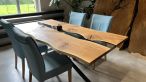 Купити Table wood and epoxy resin Eiche RIVER Baumkante від MAIIMO