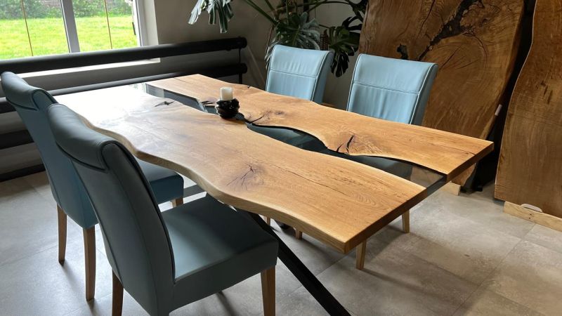 Купити Table wood and epoxy resin Eiche RIVER Baumkante від MAIIMO