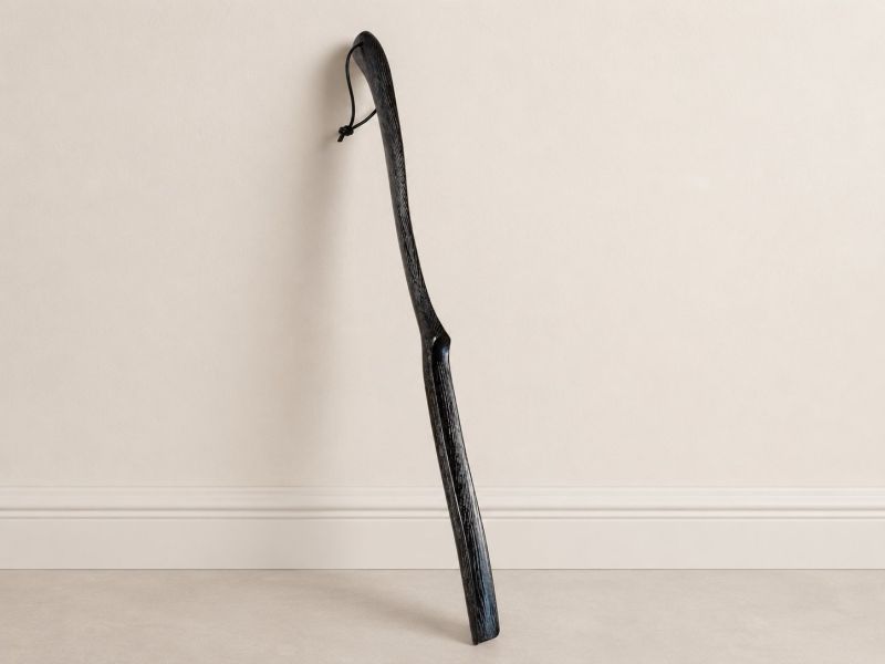 Купити Wooden shoehorn with hanging cord від MAIIMO