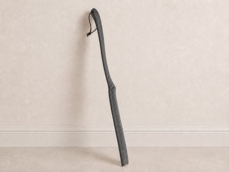 Купити Wooden shoehorn with hanging cord від MAIIMO
