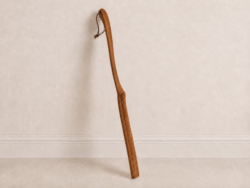 Купити Wooden shoehorn with hanging cord від MAIIMO