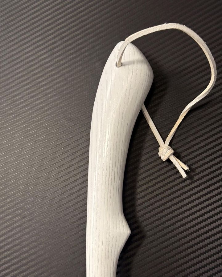 Купити Wooden shoehorn with hanging cord від MAIIMO