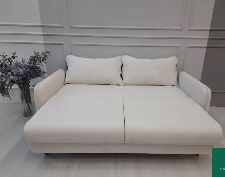 Купити Straight sofa CINTHIA від MAIIMO