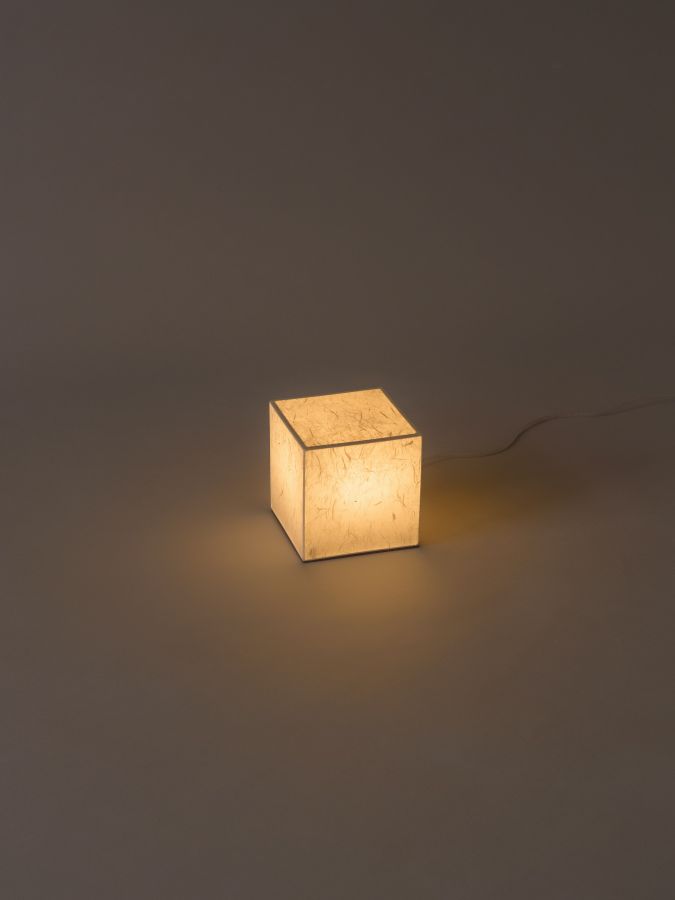 Купити Paper table lamp Kubus від MAIIMO