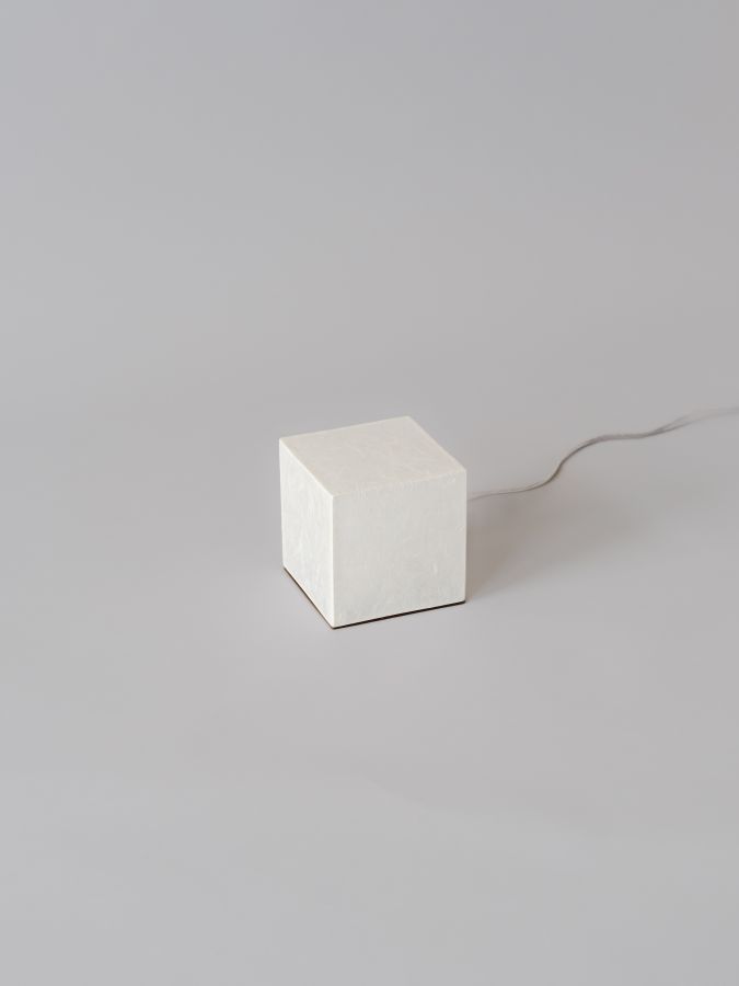 Купити Paper table lamp Kubus від MAIIMO