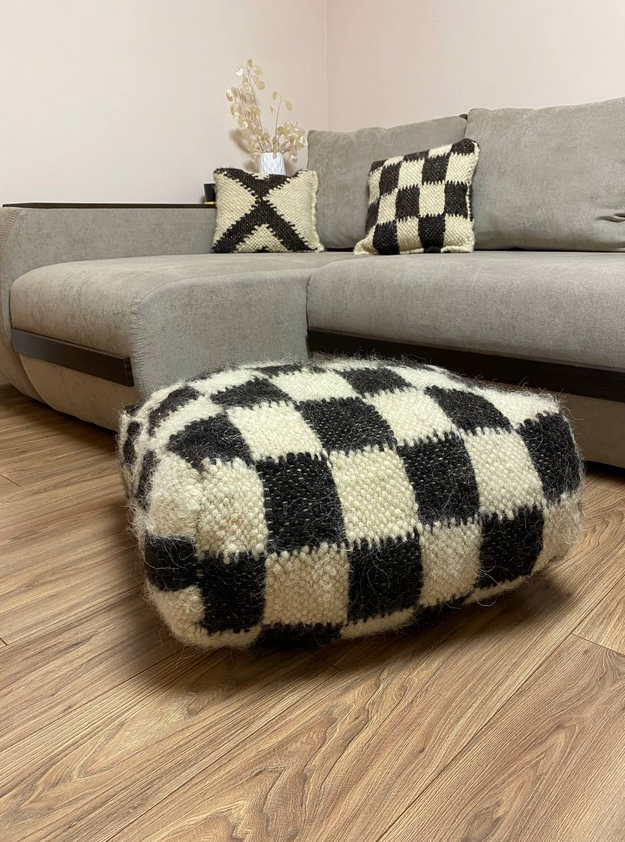 Купити Pouf sheep's wool Quadro від MAIIMO