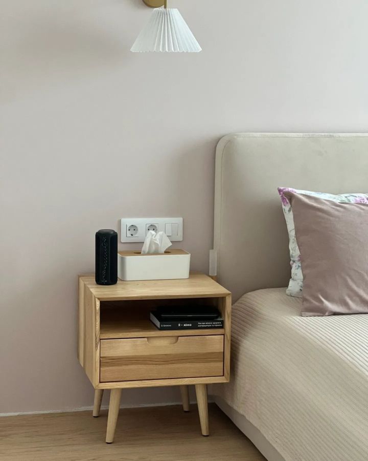 Купити Line Bedside Table від MAIIMO