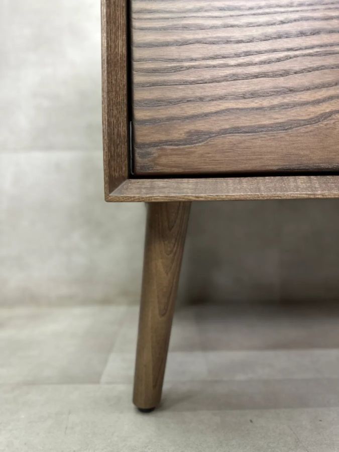 Купити Line Bedside Table від MAIIMO
