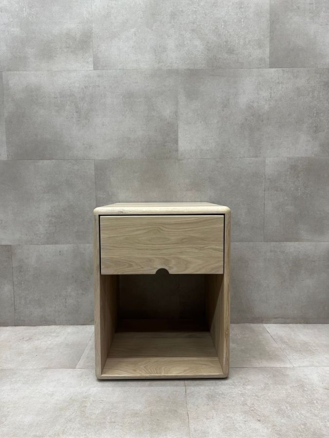 Купити Soft Bedside Table від MAIIMO