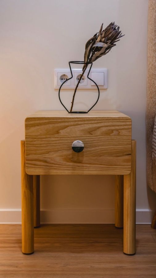 Купити Timber bedside table від MAIIMO