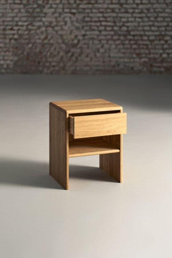 Купити Anne Oak Bedside Table від MAIIMO