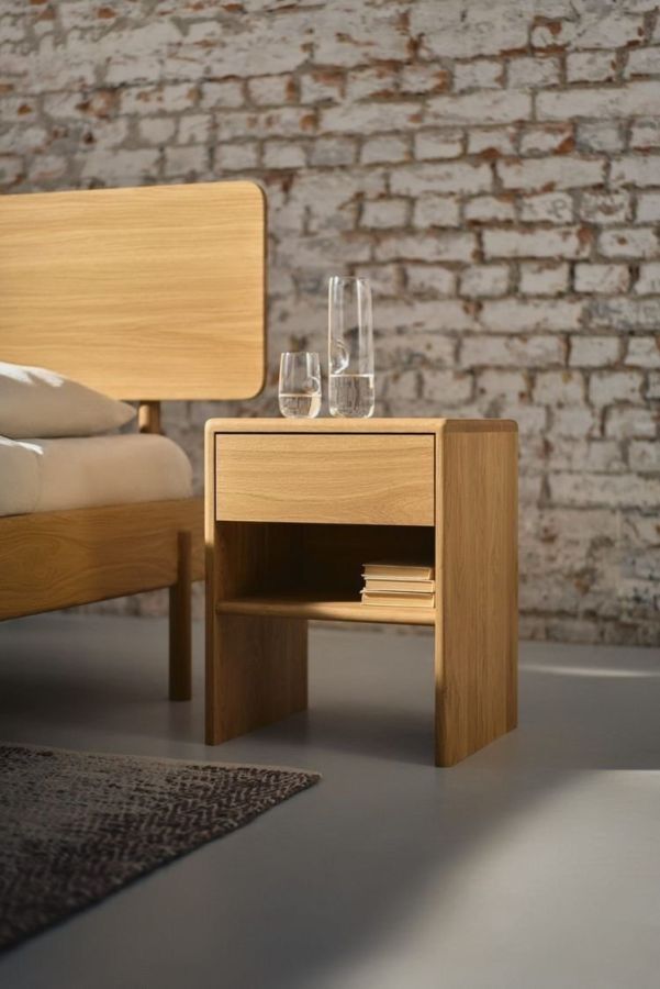 Купити Anne Oak Bedside Table від MAIIMO