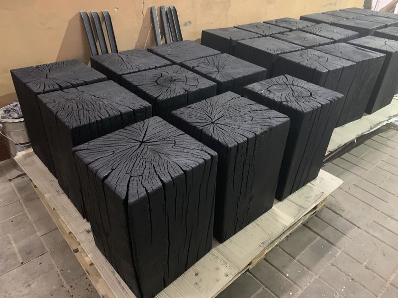 Купити Стіл з обпаленого дерева Coal від MAIIMO
