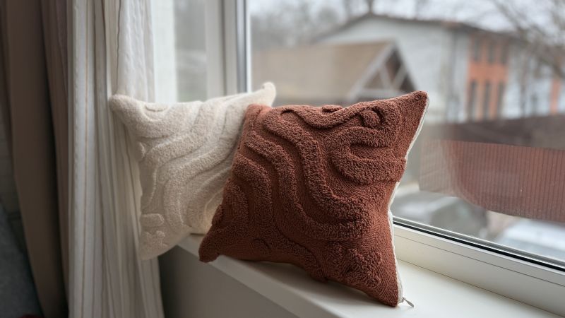 Купити Тафтинговый ковер и 2 подушки Half Moon від MAIIMO