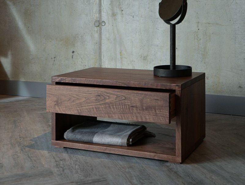 Купити Kanington Bedside Table від MAIIMO