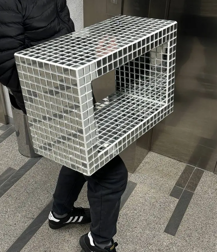 Купити Tiled coffee table FLAT CUBE TABLE від MAIIMO